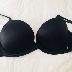 NWT VS black bra 34D 🌚